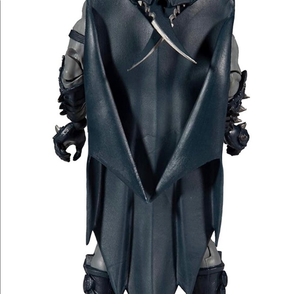 DC Multiverse Figures - 7" Scale Batman (Designed By Todd Mcfarlane) - Picture 4 of 6